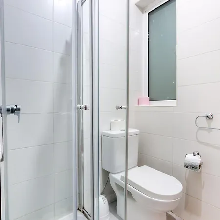 Appartement Spacious, 10 Seater Sofa, 3bed3bath With Wifi & Ac By 360 Estates *