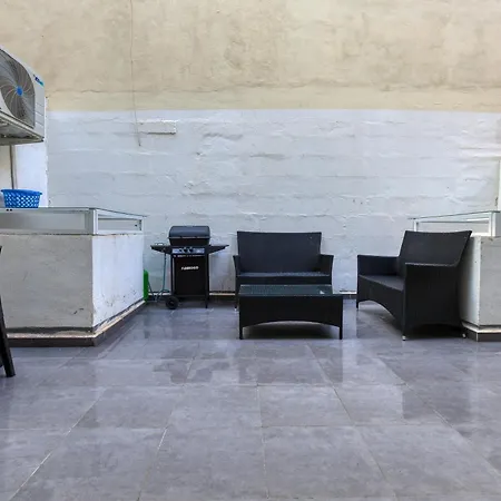 Apartment Spacious, 10 Seater Sofa, 3bed3bath With Wifi & Ac By 360 Estates