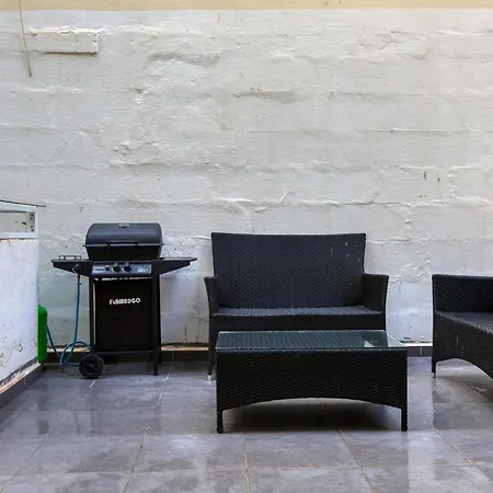 Apartment Spacious, 10 Seater Sofa, 3bed3bath With Wifi & Ac By 360 Estates *