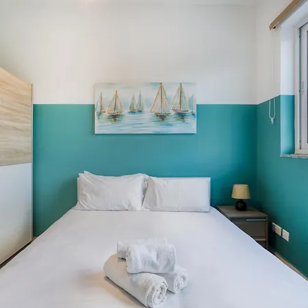 Apartment Spacious, 10 Seater Sofa, 3bed3bath With Wifi & Ac By 360 Estates