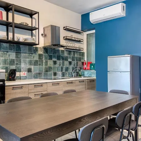 Spacious, 10 Seater Sofa, 3bed3bath With Wifi & Ac By 360 Estates Gzira