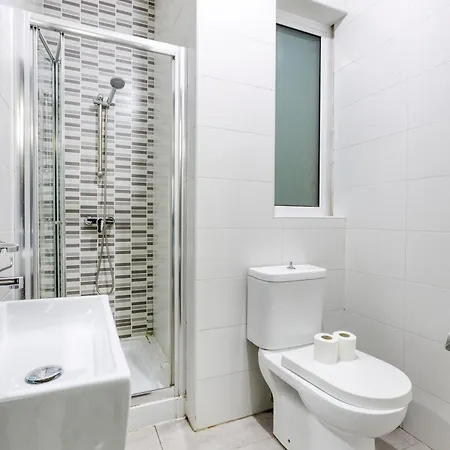 아파트 Spacious, 10 Seater Sofa, 3bed3bath With Wifi & Ac By 360 Estates